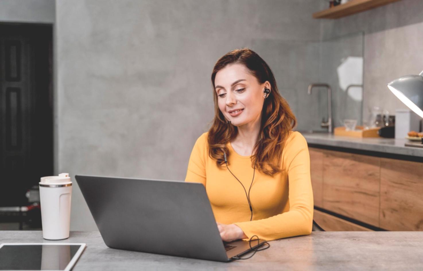 Vue extérieure du bureau selvoraniqo situé sur la corniche de Toulon